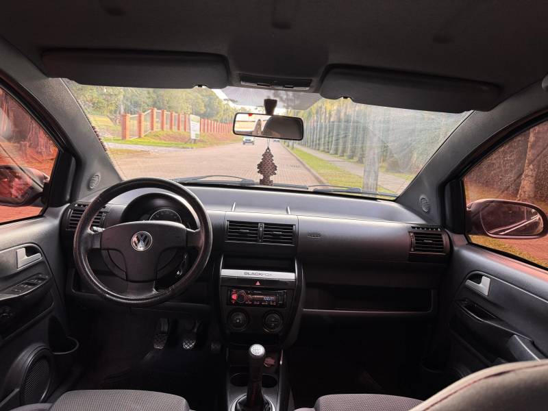 VOLKSWAGEN - FOX - 2009/2010 - Preta - R$ 29.900,00