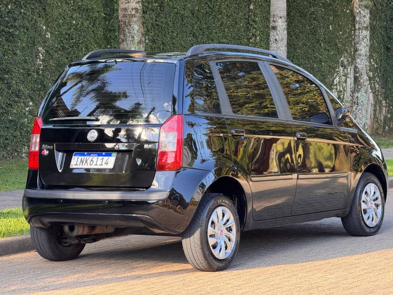 FIAT - IDEA - 2006/2007 - Preta - R$ 25.900,00