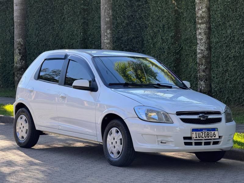 CHEVROLET - CELTA - 2014/2014 - Branca - R$ 34.900,00