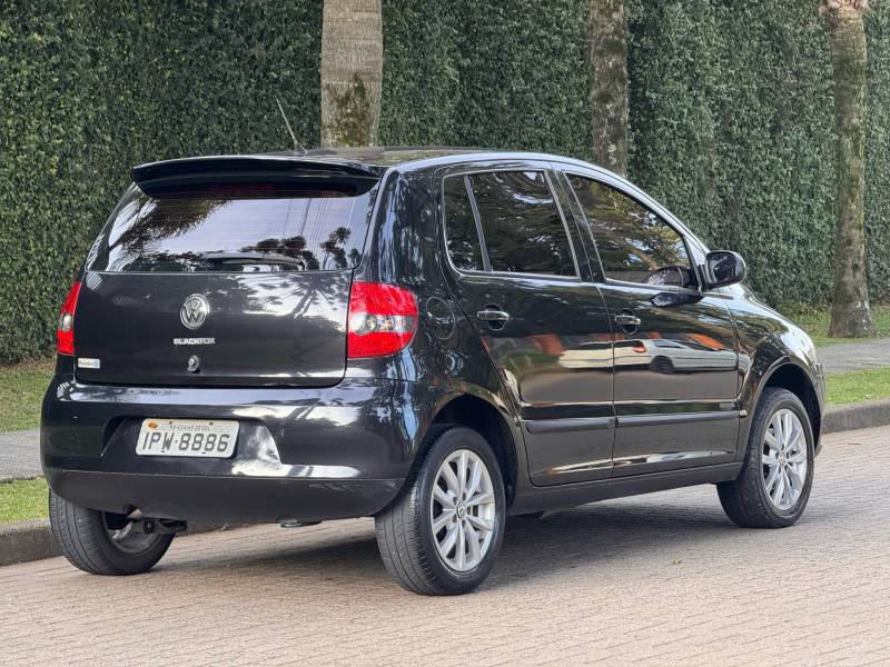 VOLKSWAGEN - FOX - 2009/2010 - Preta - R$ 29.900,00