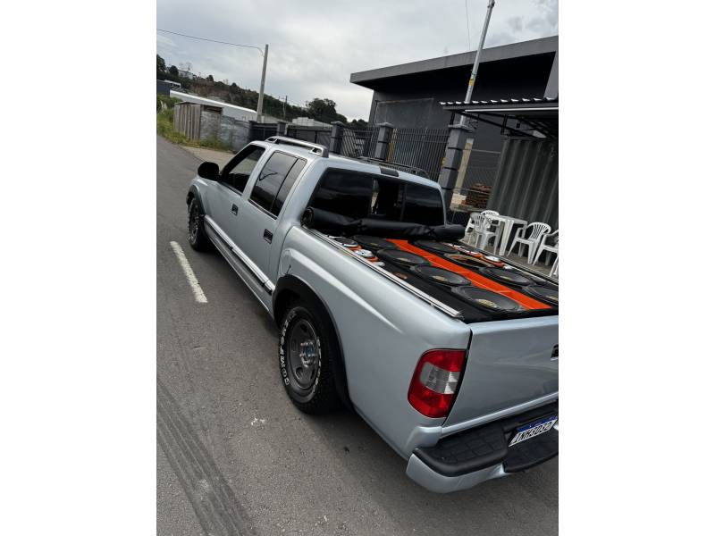 CHEVROLET - S10 - 2006/2007 - Prata - R$ 55.900,00