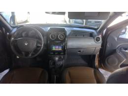 RENAULT - DUSTER - 2015/2016 - Marrom - R$ 61.900,00