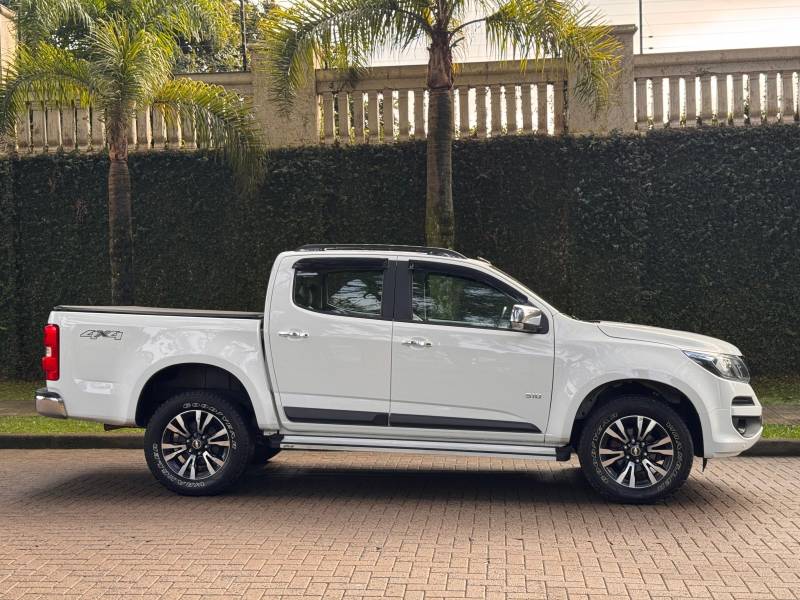 CHEVROLET - S10 - 2020/2020 - Branca - R$ 159.900,00