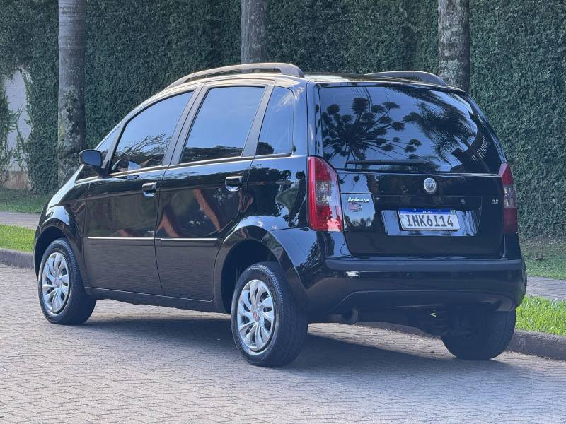 FIAT - IDEA - 2006/2007 - Preta - R$ 25.900,00