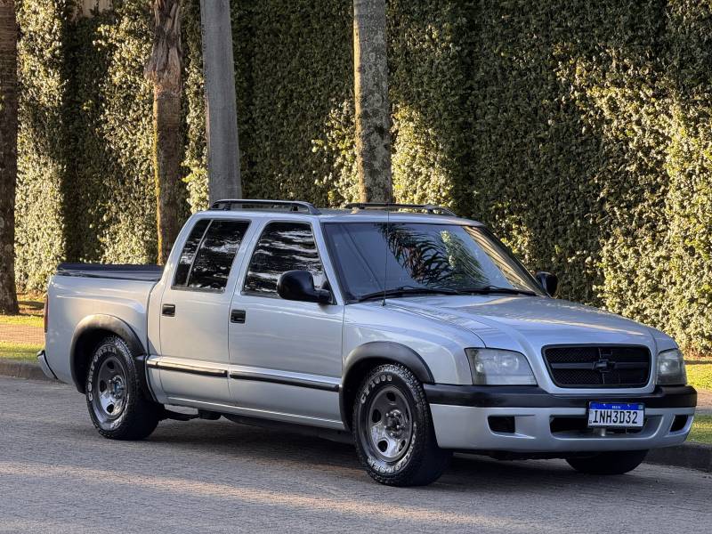 CHEVROLET - S10 - 2006/2007 - Prata - R$ 55.900,00