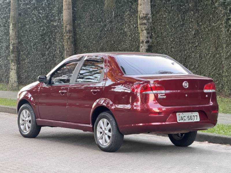 FIAT - SIENA - 2009/2010 - Vermelha - R$ 28.900,00