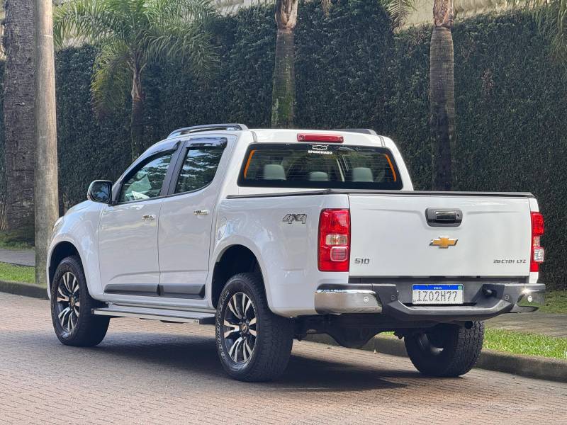 CHEVROLET - S10 - 2020/2020 - Branca - R$ 159.900,00