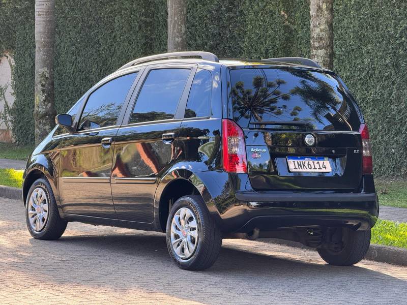 FIAT - IDEA - 2006/2007 - Preta - R$ 25.900,00