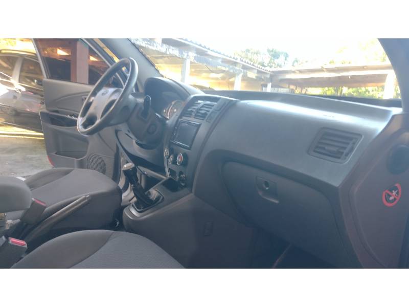 HYUNDAI - TUCSON - 2010/2010 - Prata - R$ 39.900,00