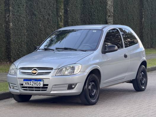 CHEVROLET - CELTA - 2010/2010 - Prata - R$ 22.900,00