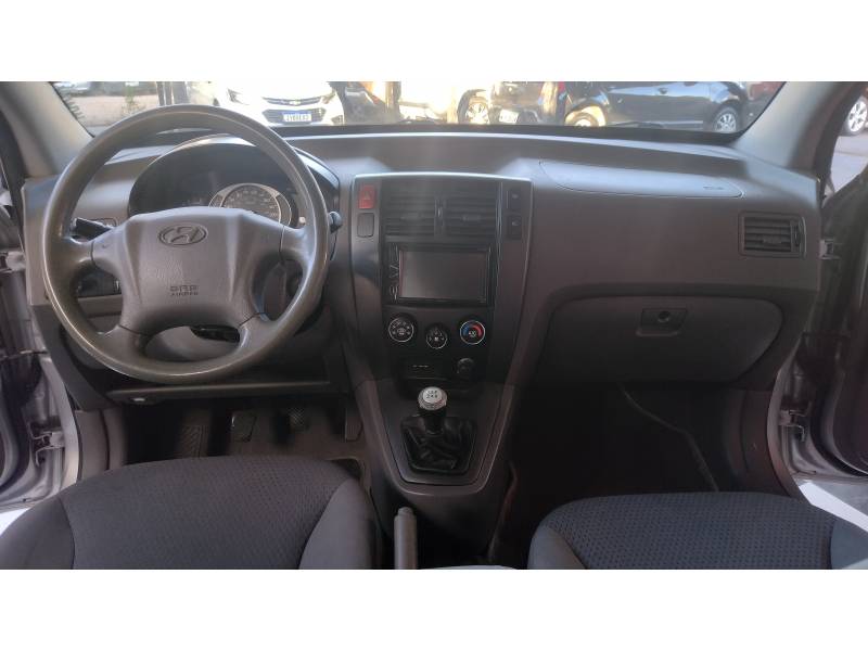 HYUNDAI - TUCSON - 2010/2010 - Prata - R$ 39.900,00